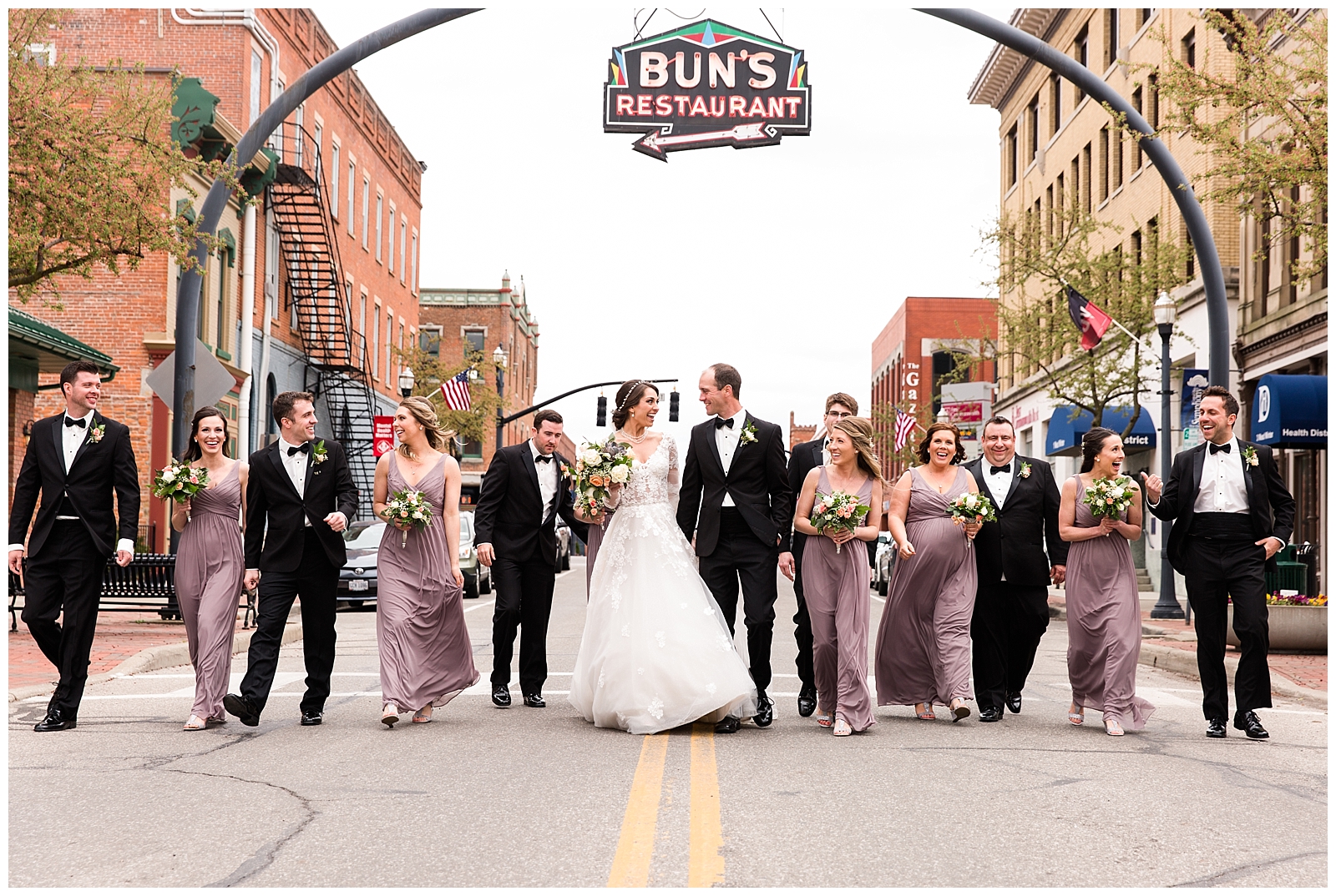 Downtown Delaware Ohio wedding 