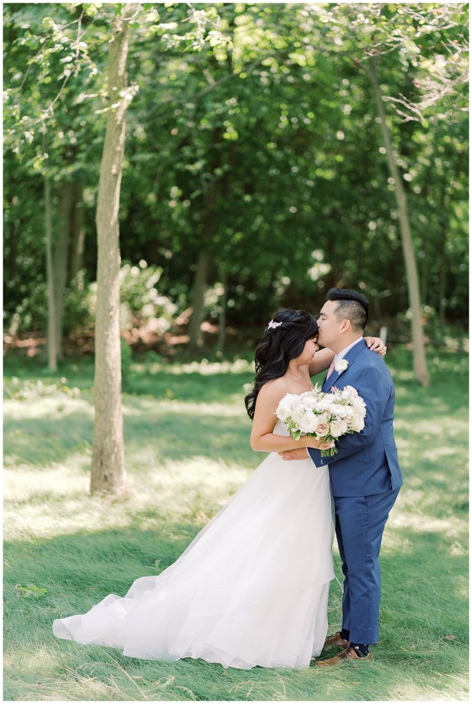 Scioto Reserve Country Club bride and groom portraits
